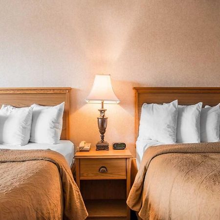 Quality Inn Pittsburgh Airport Oakdale Extérieur photo