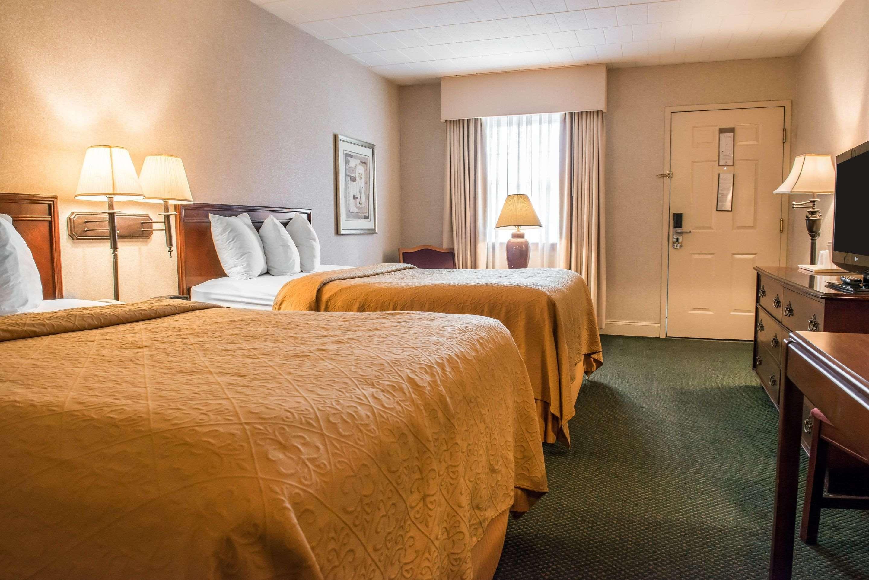 Quality Inn Pittsburgh Airport Oakdale Extérieur photo