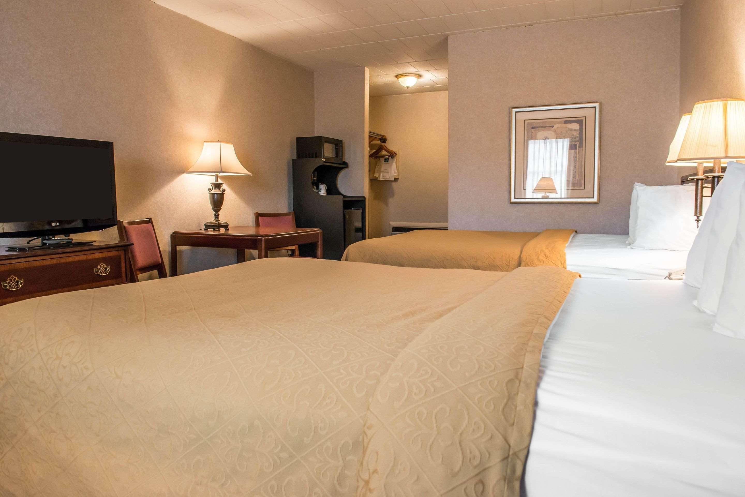 Quality Inn Pittsburgh Airport Oakdale Extérieur photo