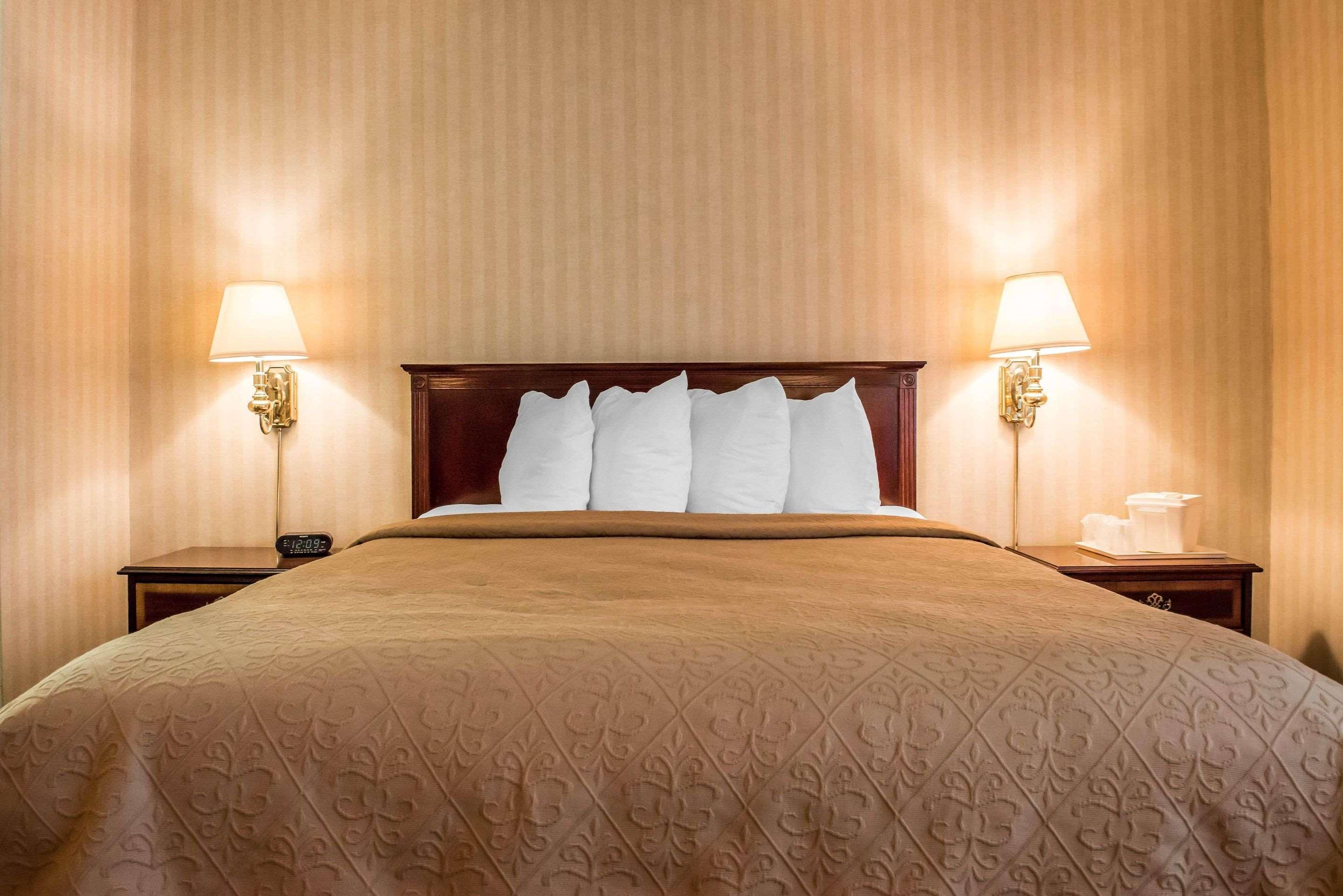 Quality Inn Pittsburgh Airport Oakdale Extérieur photo