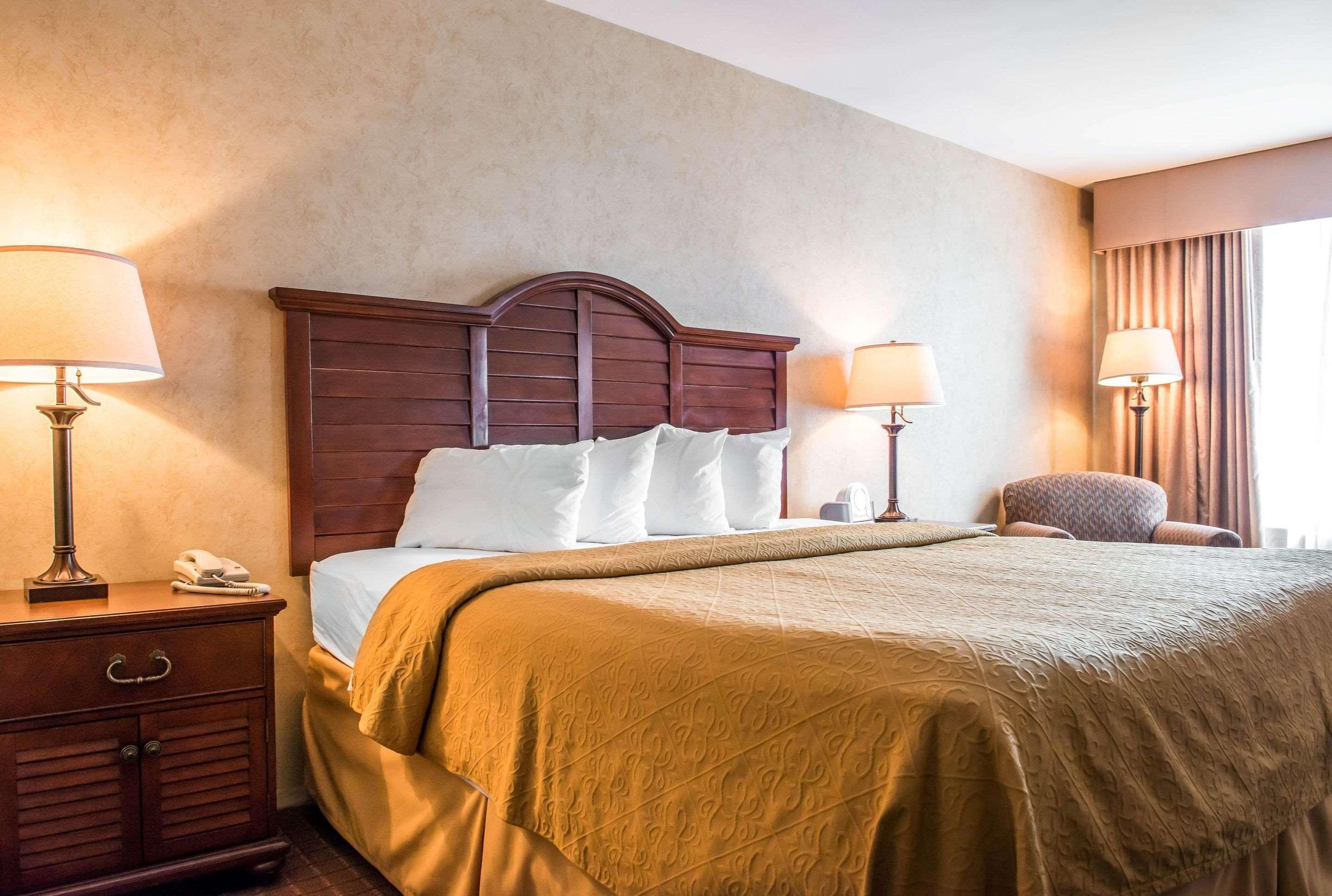 Quality Inn Pittsburgh Airport Oakdale Extérieur photo