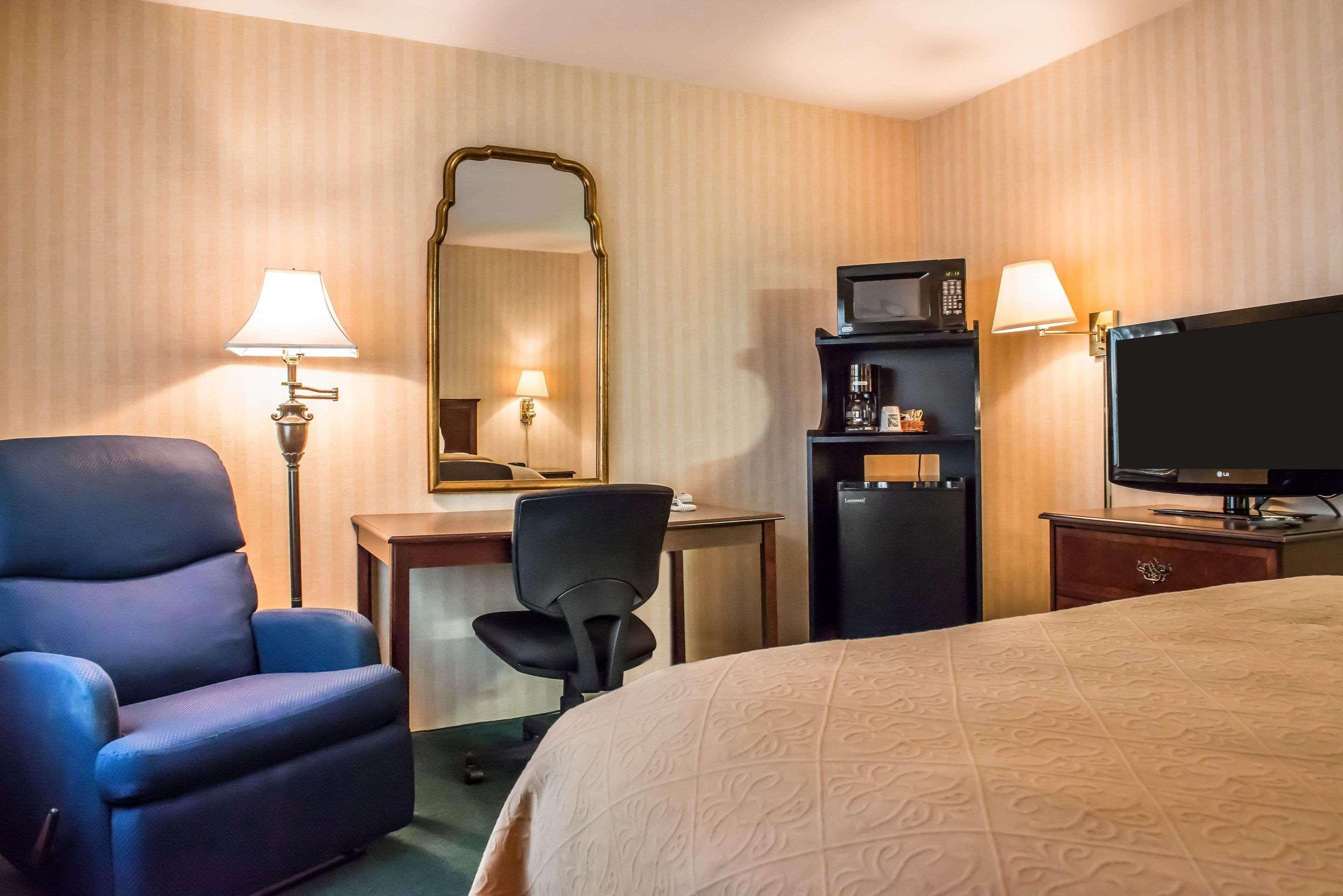 Quality Inn Pittsburgh Airport Oakdale Extérieur photo