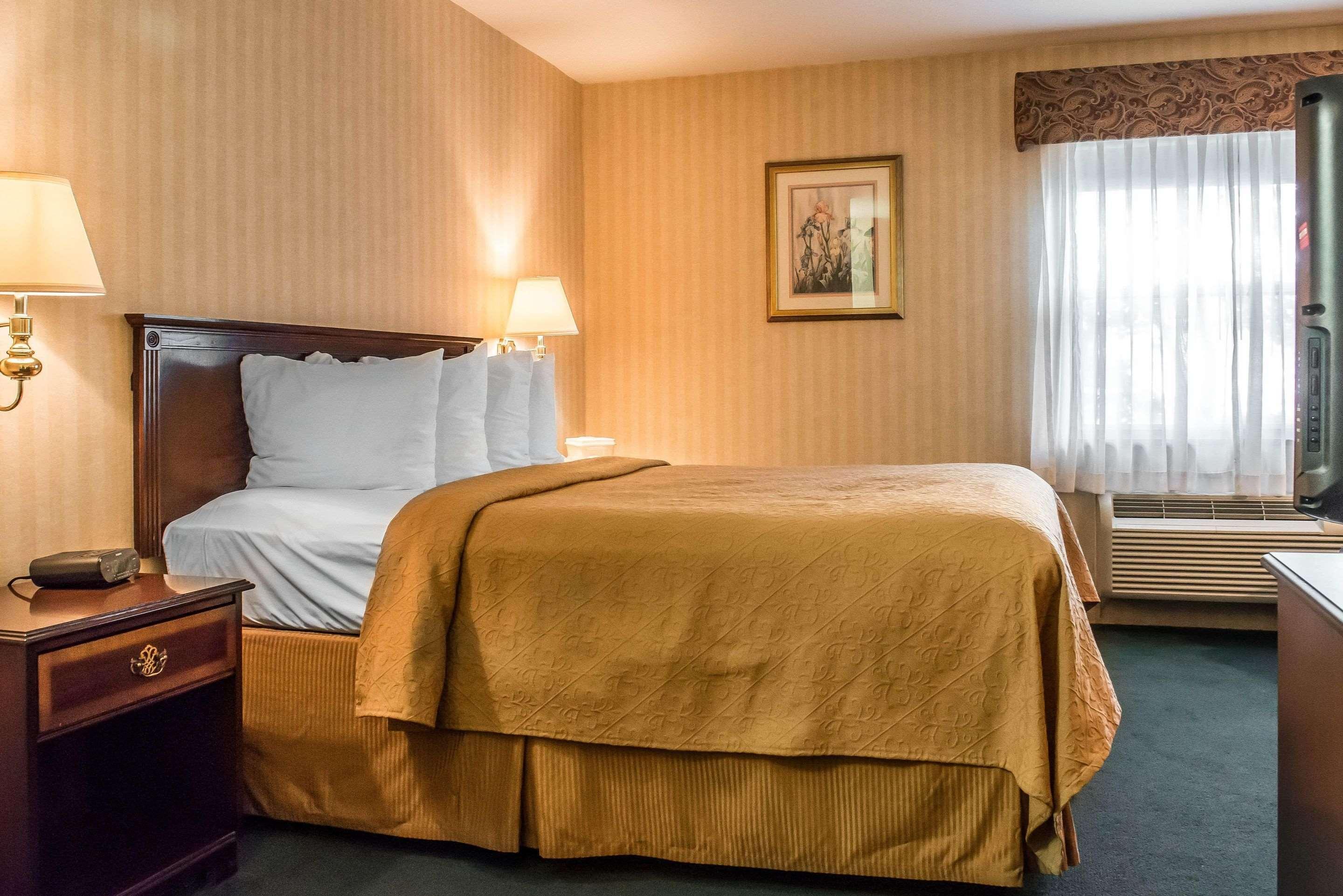 Quality Inn Pittsburgh Airport Oakdale Extérieur photo