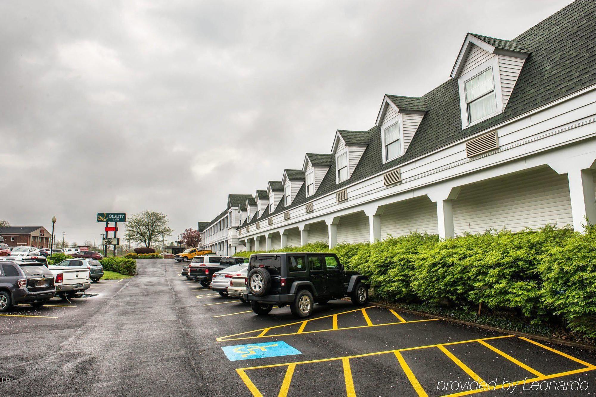Quality Inn Pittsburgh Airport Oakdale Extérieur photo