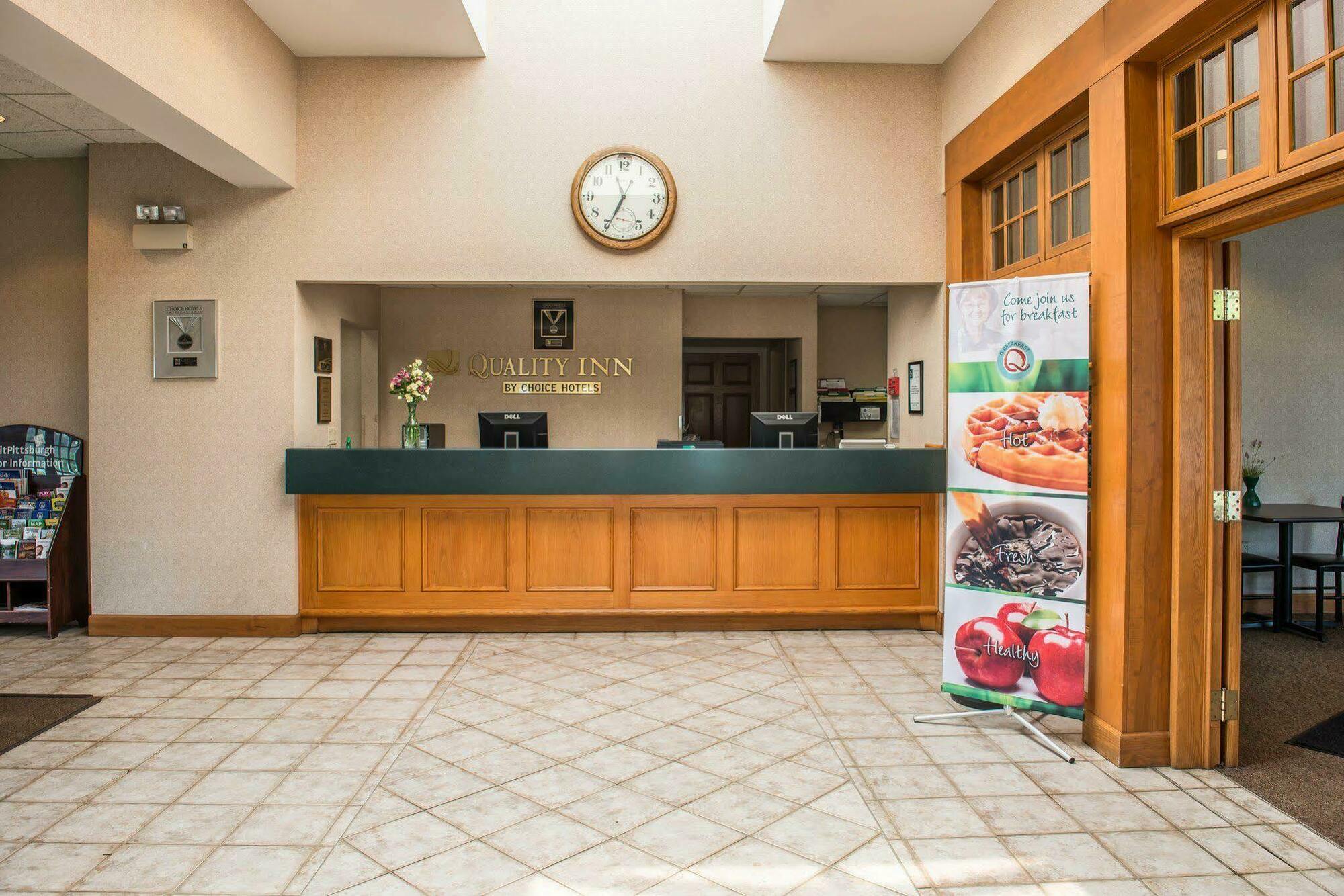 Quality Inn Pittsburgh Airport Oakdale Extérieur photo