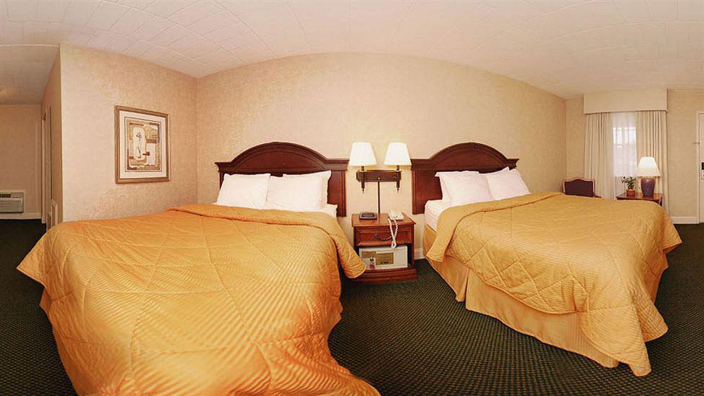 Quality Inn Pittsburgh Airport Oakdale Extérieur photo
